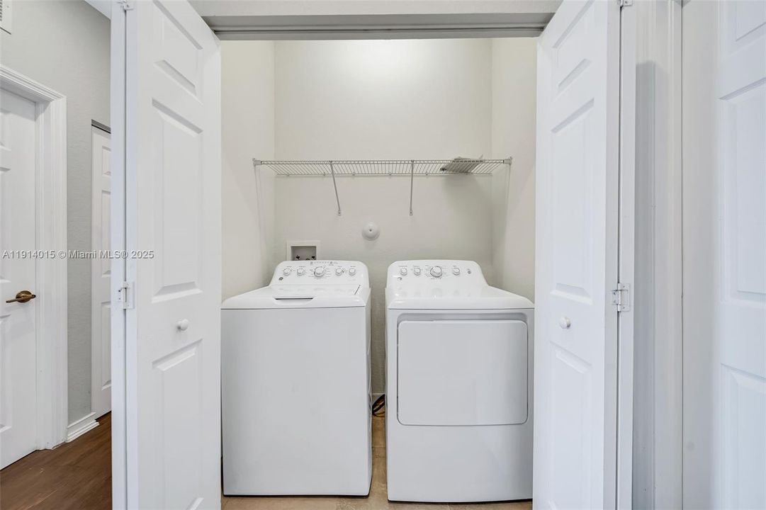 Activo con contrato: $535,000 (3 camas, 2 baños, 1583 Pies cuadrados)