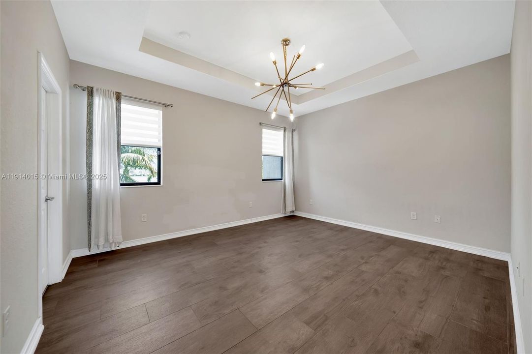 Activo con contrato: $535,000 (3 camas, 2 baños, 1583 Pies cuadrados)