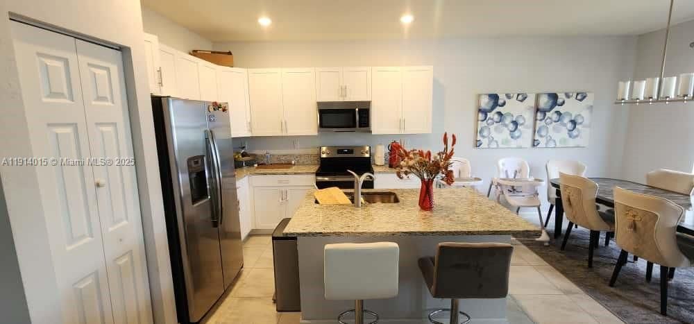 Activo con contrato: $535,000 (3 camas, 2 baños, 1583 Pies cuadrados)