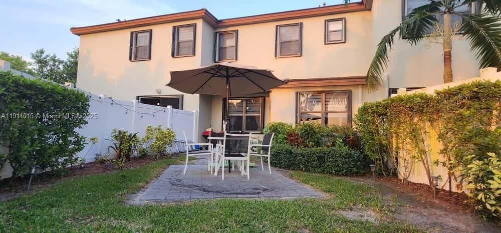 Activo con contrato: $535,000 (3 camas, 2 baños, 1583 Pies cuadrados)