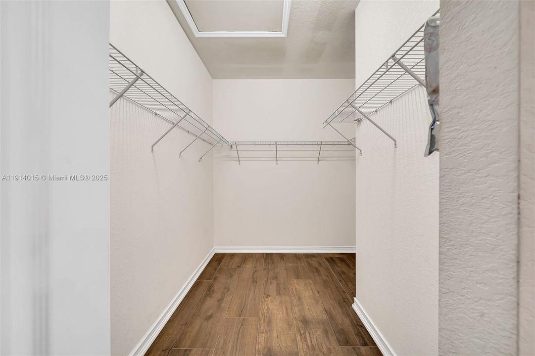 Activo con contrato: $535,000 (3 camas, 2 baños, 1583 Pies cuadrados)