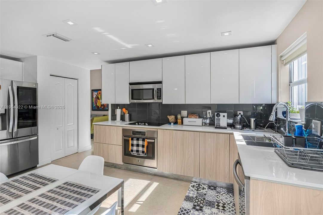 待售: $1,149,000 (4 贝兹, 3 浴室, 2468 平方英尺)