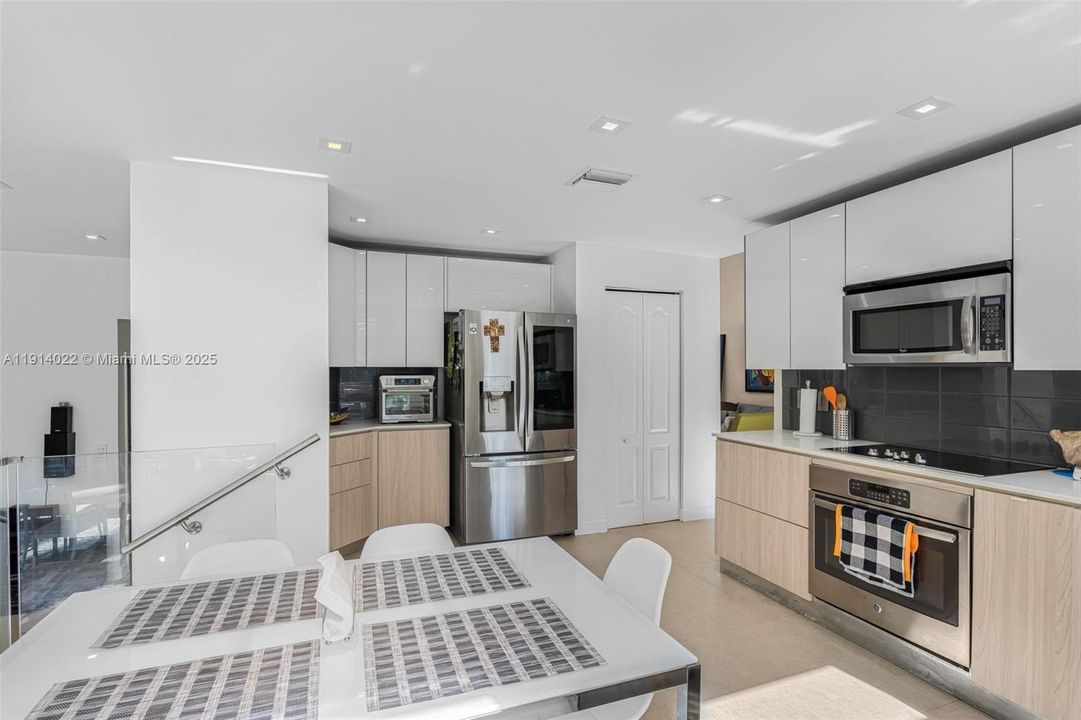 待售: $1,149,000 (4 贝兹, 3 浴室, 2468 平方英尺)