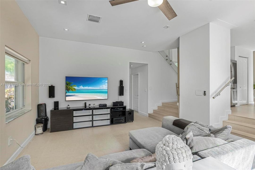 待售: $1,149,000 (4 贝兹, 3 浴室, 2468 平方英尺)