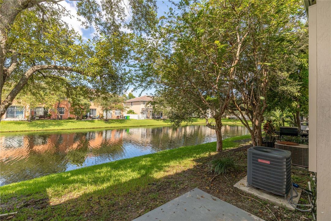 合同活跃: $3,000 (3 贝兹, 2 浴室, 1444 平方英尺)