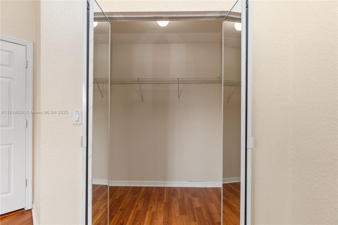 合同活跃: $3,000 (3 贝兹, 2 浴室, 1444 平方英尺)