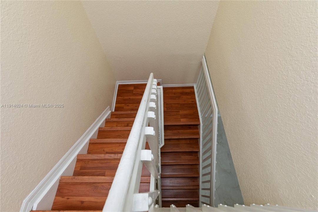 合同活跃: $3,000 (3 贝兹, 2 浴室, 1444 平方英尺)