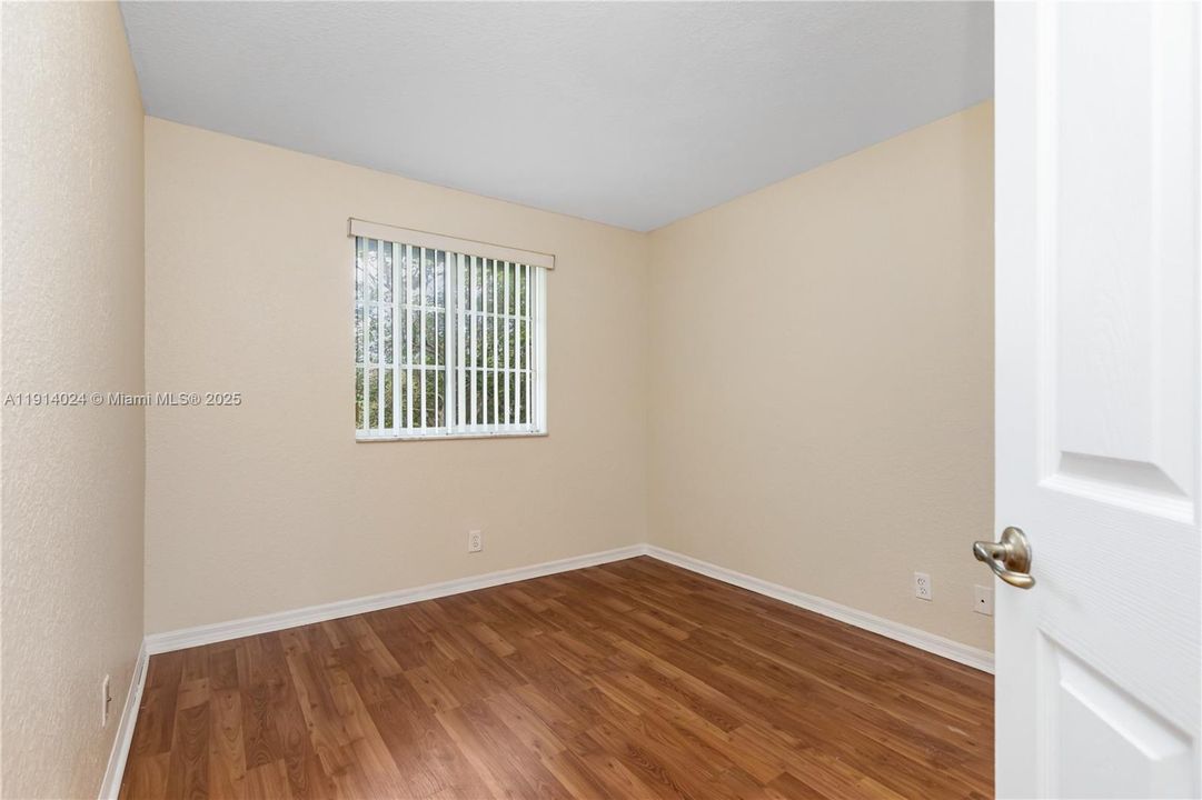 合同活跃: $3,000 (3 贝兹, 2 浴室, 1444 平方英尺)