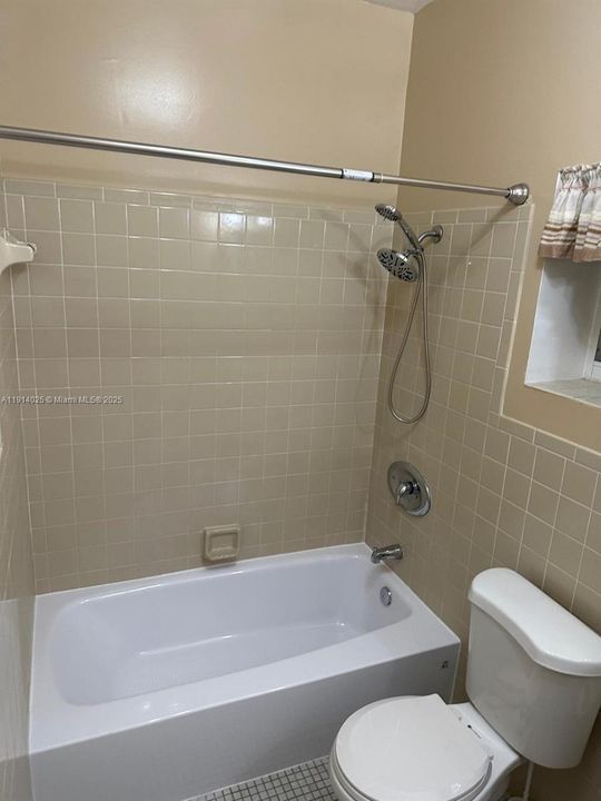 For Rent: $1,400 (1 beds, 1 baths, 4232 Square Feet)