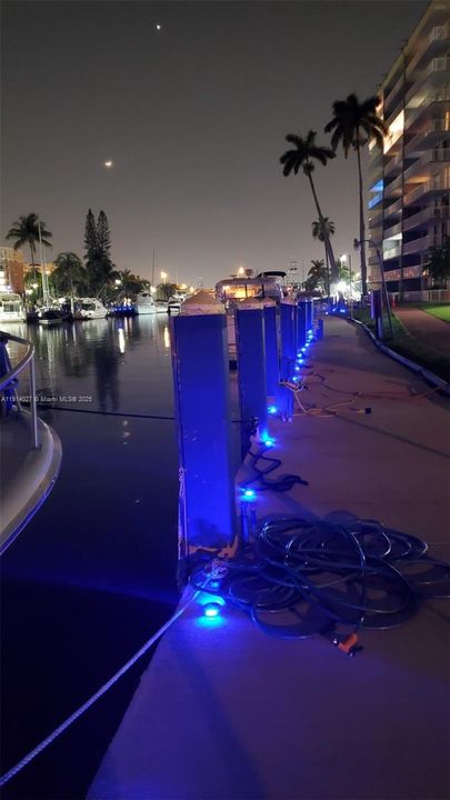 Activo con contrato: $240,000 (2 camas, 1 baños, 767 Pies cuadrados)