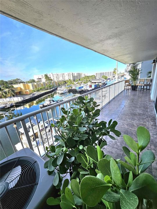 Activo con contrato: $240,000 (2 camas, 1 baños, 767 Pies cuadrados)