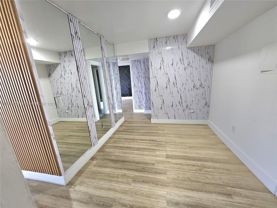 Activo con contrato: $240,000 (2 camas, 1 baños, 767 Pies cuadrados)