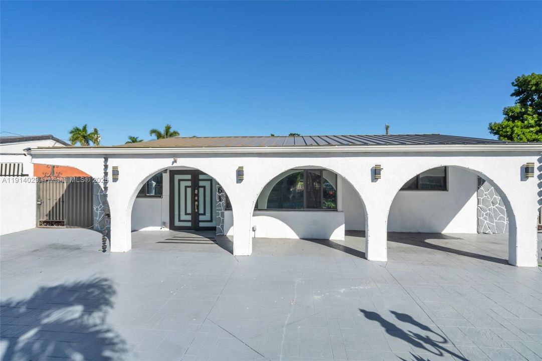 For Sale: $1,349,000 (4 beds, 2 baths, 1863 Square Feet)