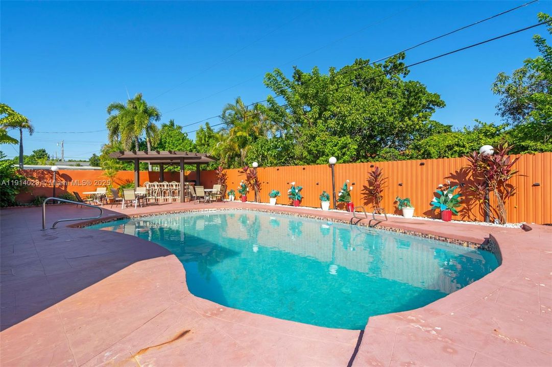 For Sale: $1,349,000 (4 beds, 2 baths, 1863 Square Feet)