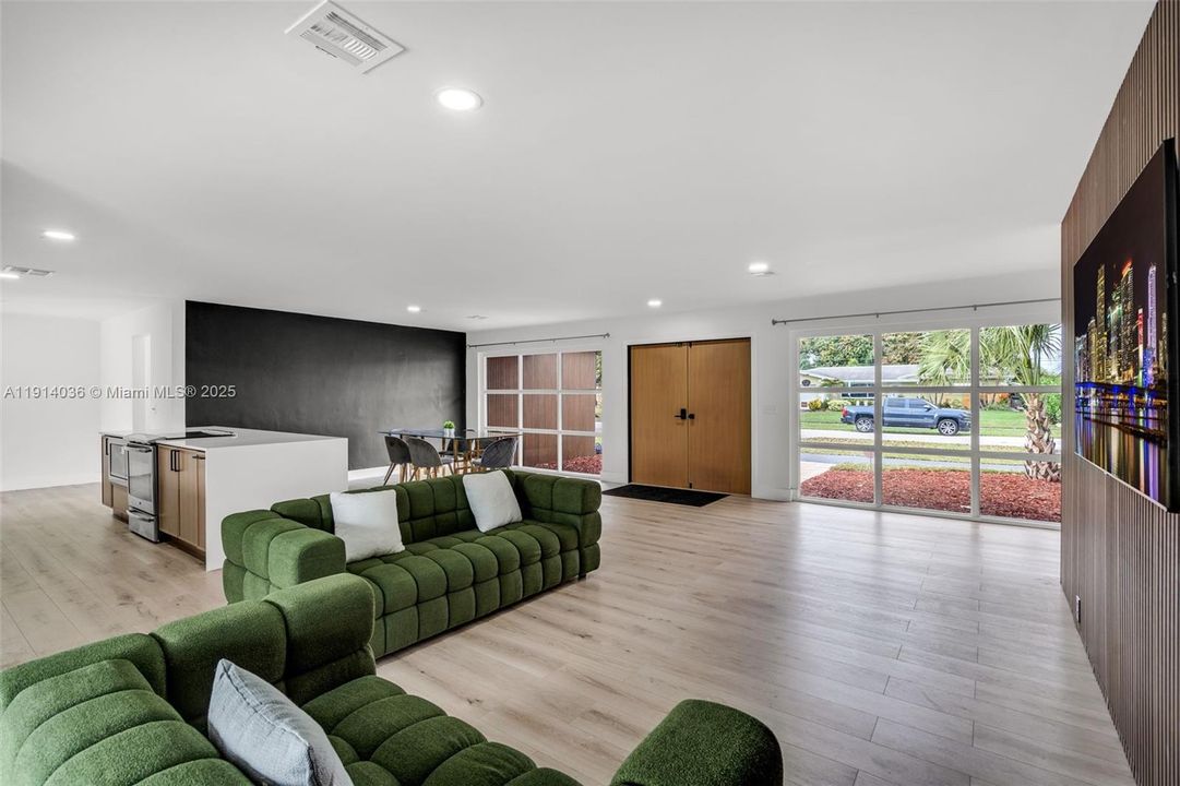 Active With Contract: $849,999 (4 beds, 2 baths, 2272 Square Feet)