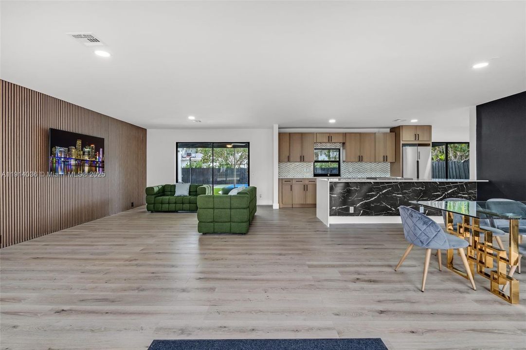 Active With Contract: $849,999 (4 beds, 2 baths, 2272 Square Feet)