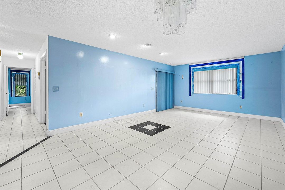 009-276BeaverDamCourt-RoyalPalmBeach-FL-