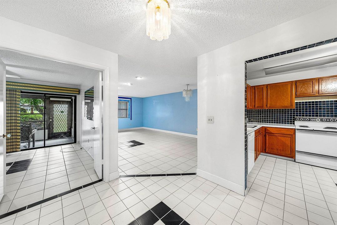 004-276BeaverDamCourt-RoyalPalmBeach-FL-