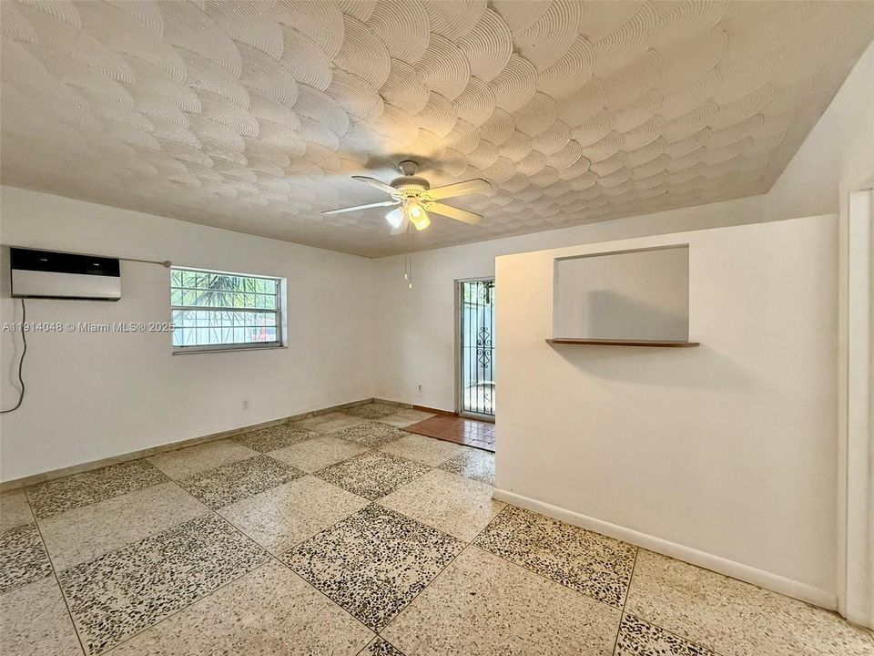 En Venta: $625,000 (0 camas, 0 baños, 1966 Pies cuadrados)