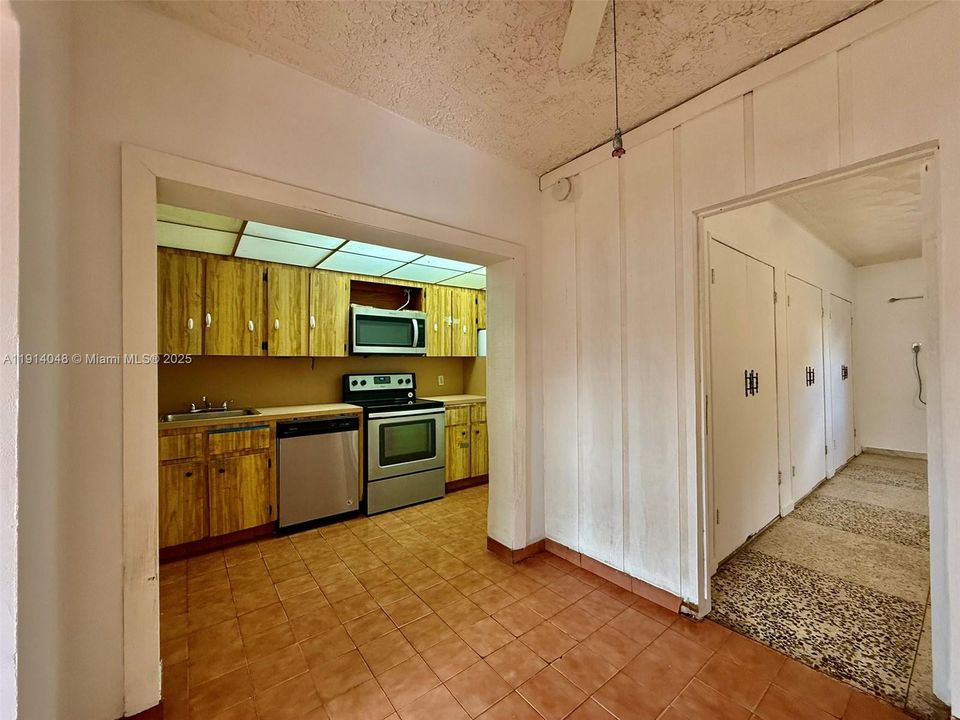 En Venta: $625,000 (0 camas, 0 baños, 1966 Pies cuadrados)