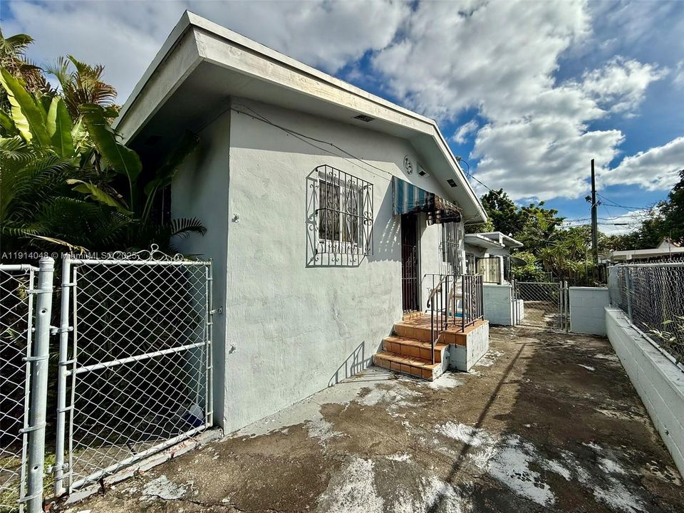 En Venta: $625,000 (0 camas, 0 baños, 1966 Pies cuadrados)