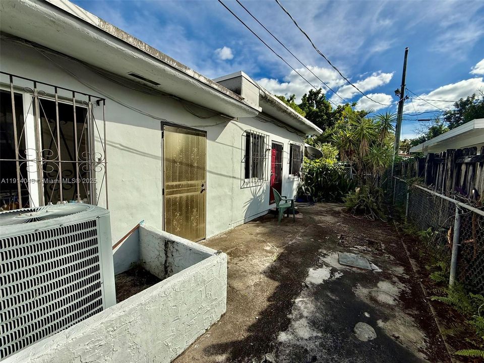 En Venta: $625,000 (0 camas, 0 baños, 1966 Pies cuadrados)