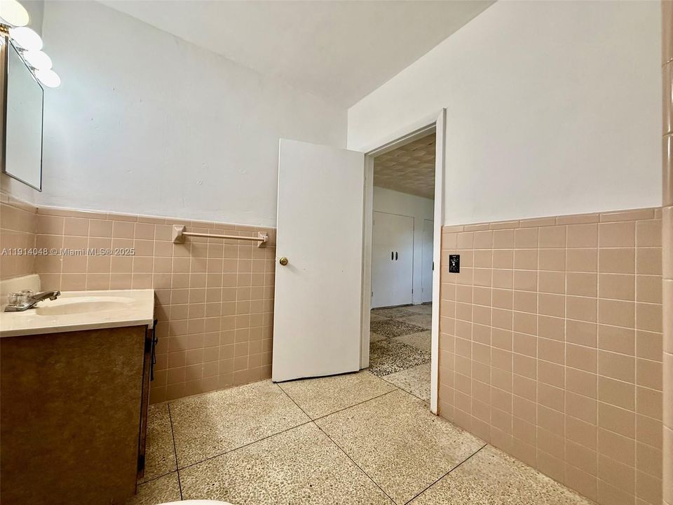 En Venta: $625,000 (0 camas, 0 baños, 1966 Pies cuadrados)