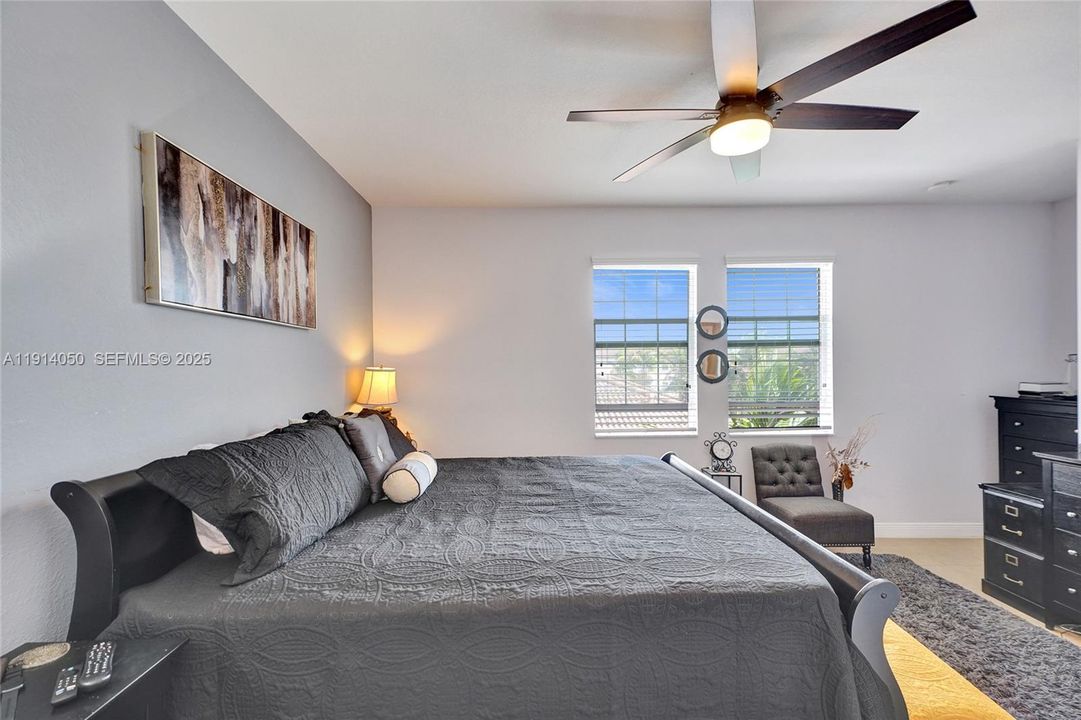 待售: $534,999 (2 贝兹, 2 浴室, 1760 平方英尺)