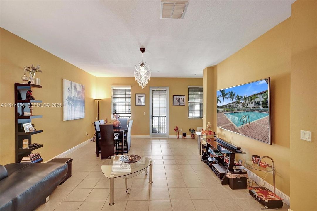 待售: $534,999 (2 贝兹, 2 浴室, 1760 平方英尺)