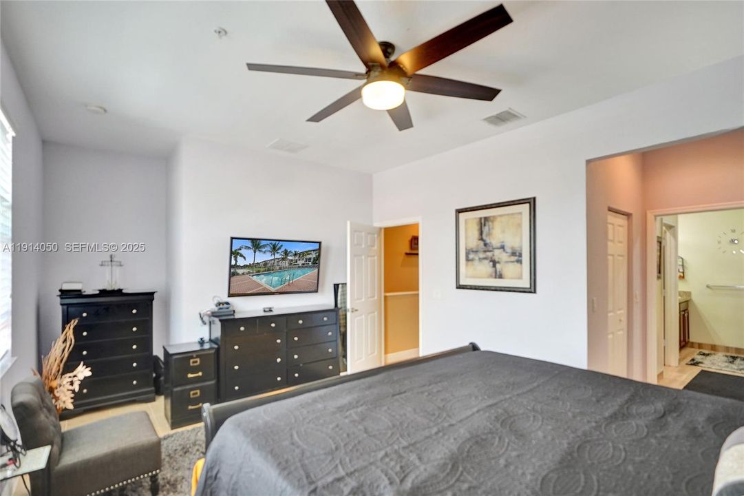 待售: $534,999 (2 贝兹, 2 浴室, 1760 平方英尺)