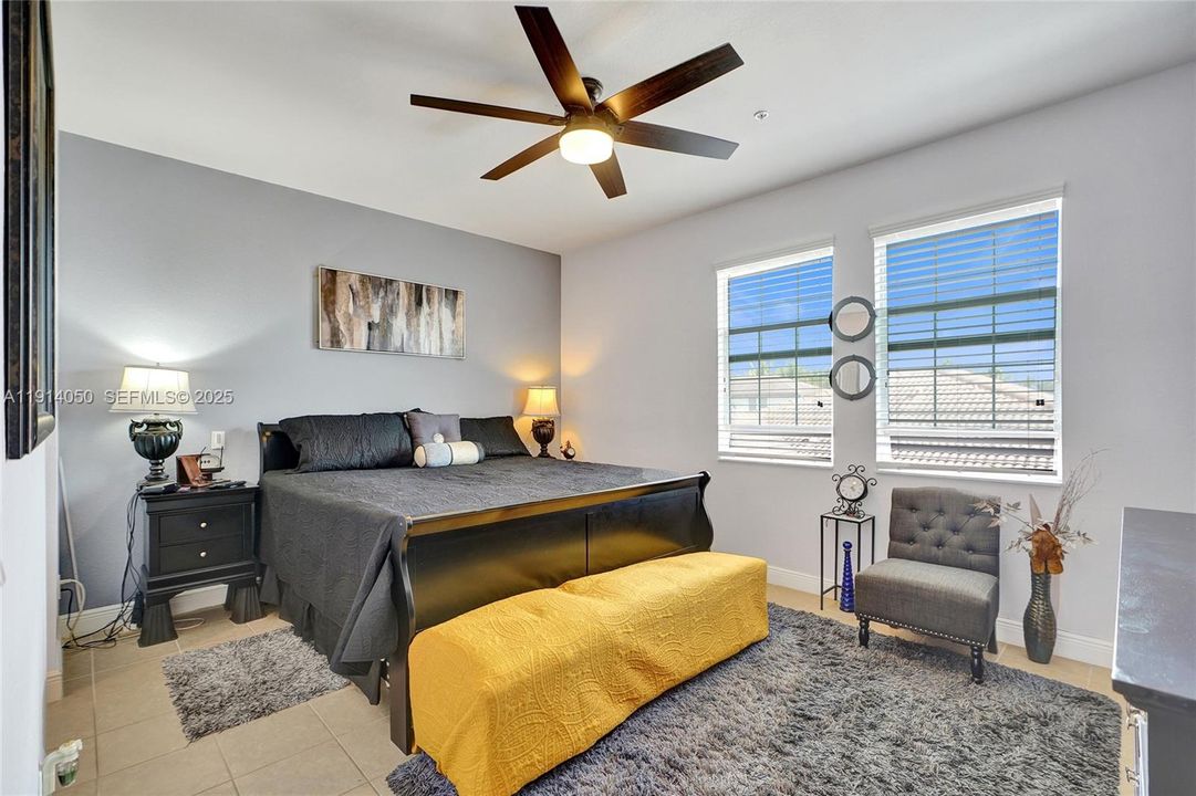 待售: $534,999 (2 贝兹, 2 浴室, 1760 平方英尺)