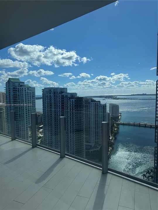 待售: $2,325,000 (2 贝兹, 2 浴室, 1203 平方英尺)