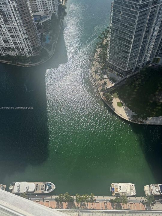 待售: $2,325,000 (2 贝兹, 2 浴室, 1203 平方英尺)