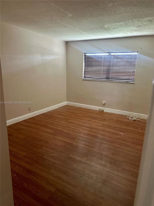 For Rent: $1,500 (2 beds, 2 baths, 950 Square Feet)