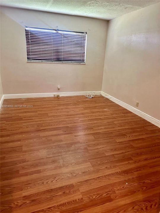 For Rent: $1,500 (2 beds, 2 baths, 950 Square Feet)