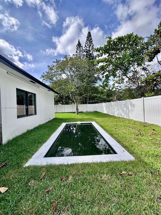 На продажу: $699,000 (5 спален, 2 ванн, 3124 Квадратных фут)