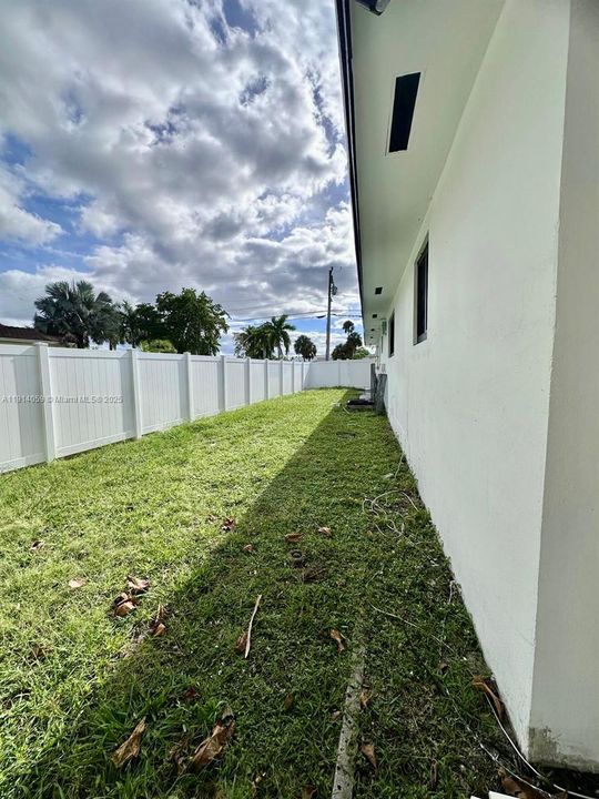 На продажу: $699,000 (5 спален, 2 ванн, 3124 Квадратных фут)