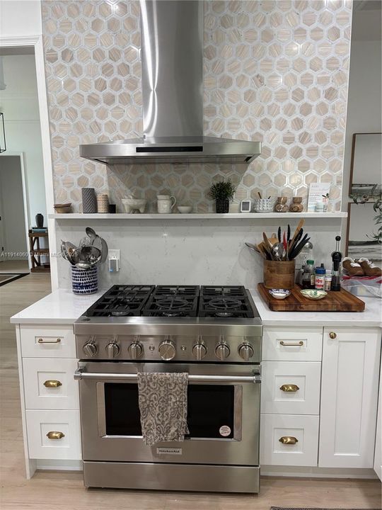 出租: $13,000 (4 贝兹, 3 浴室, 2659 平方英尺)