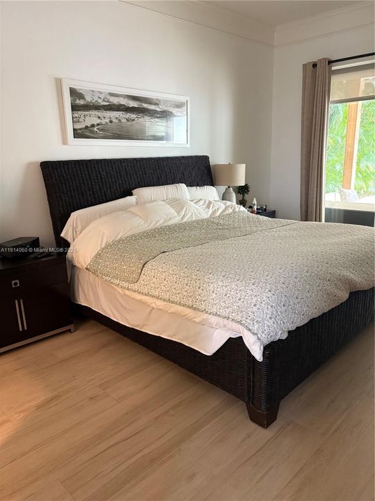 出租: $13,000 (4 贝兹, 3 浴室, 2659 平方英尺)