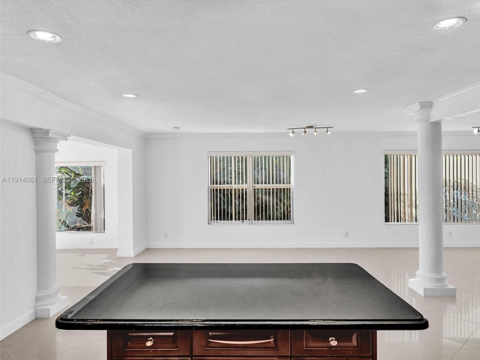 For Rent: $6,300 (4 beds, 2 baths, 2135 Square Feet)