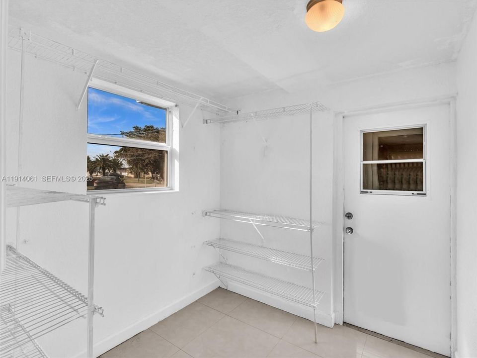 For Rent: $6,300 (4 beds, 2 baths, 2135 Square Feet)