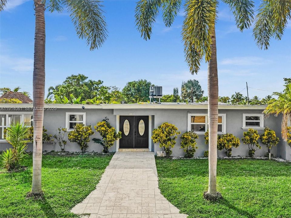 For Rent: $6,300 (4 beds, 2 baths, 2135 Square Feet)