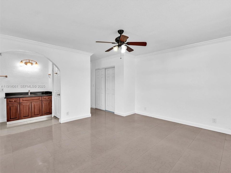 For Rent: $6,300 (4 beds, 2 baths, 2135 Square Feet)