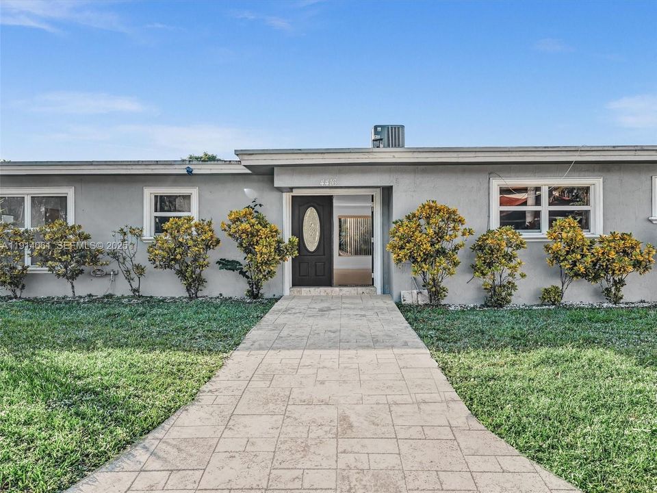 For Rent: $6,300 (4 beds, 2 baths, 2135 Square Feet)