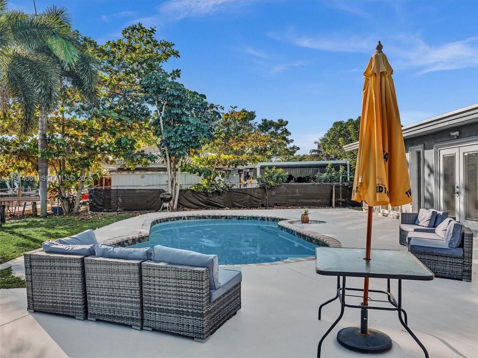 For Rent: $6,300 (4 beds, 2 baths, 2135 Square Feet)