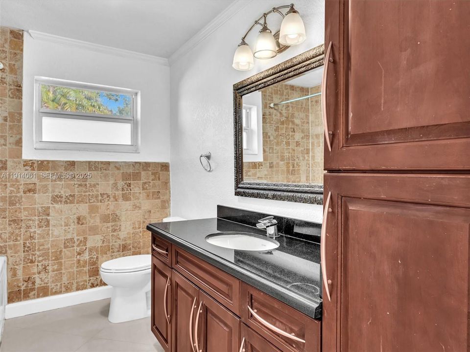 For Rent: $6,300 (4 beds, 2 baths, 2135 Square Feet)