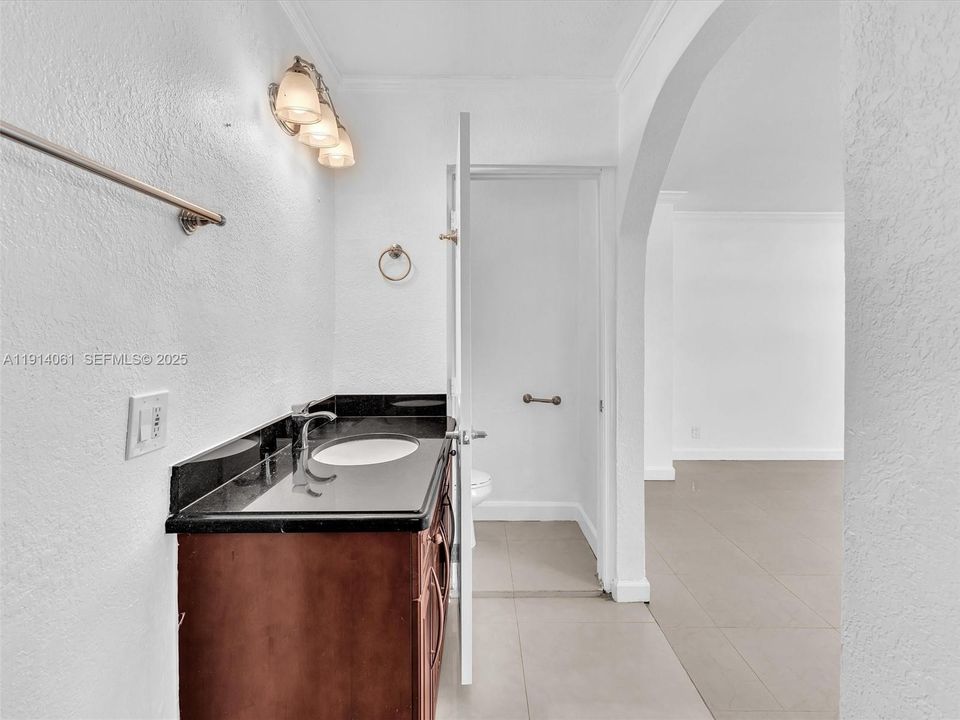 For Rent: $6,300 (4 beds, 2 baths, 2135 Square Feet)