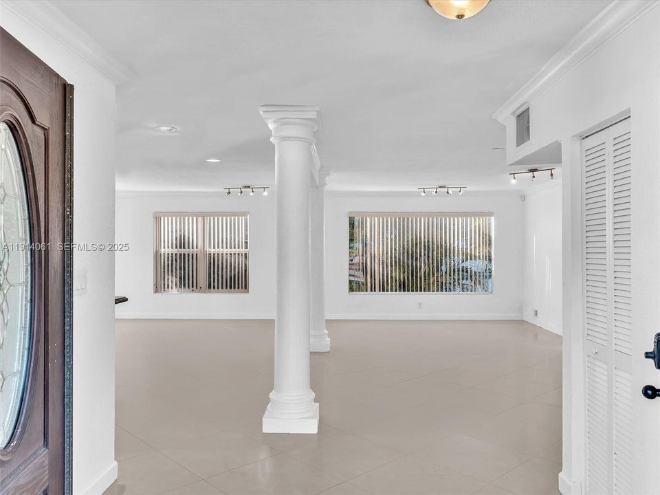 For Rent: $6,300 (4 beds, 2 baths, 2135 Square Feet)