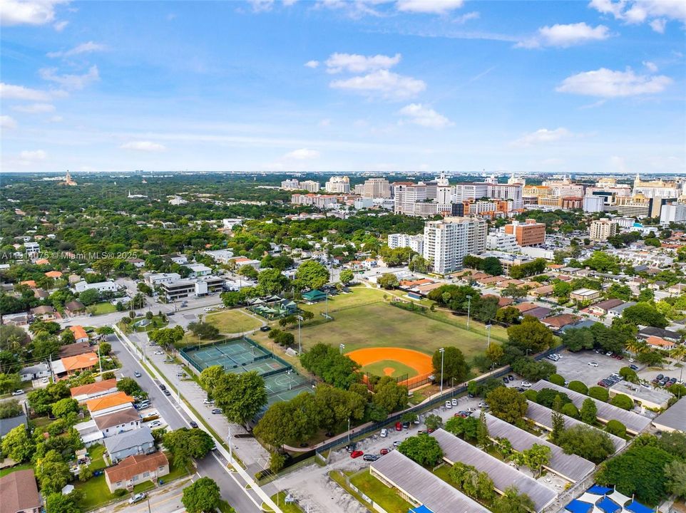 合同活跃: $749,000 (2 贝兹, 1 浴室, 0 平方英尺)