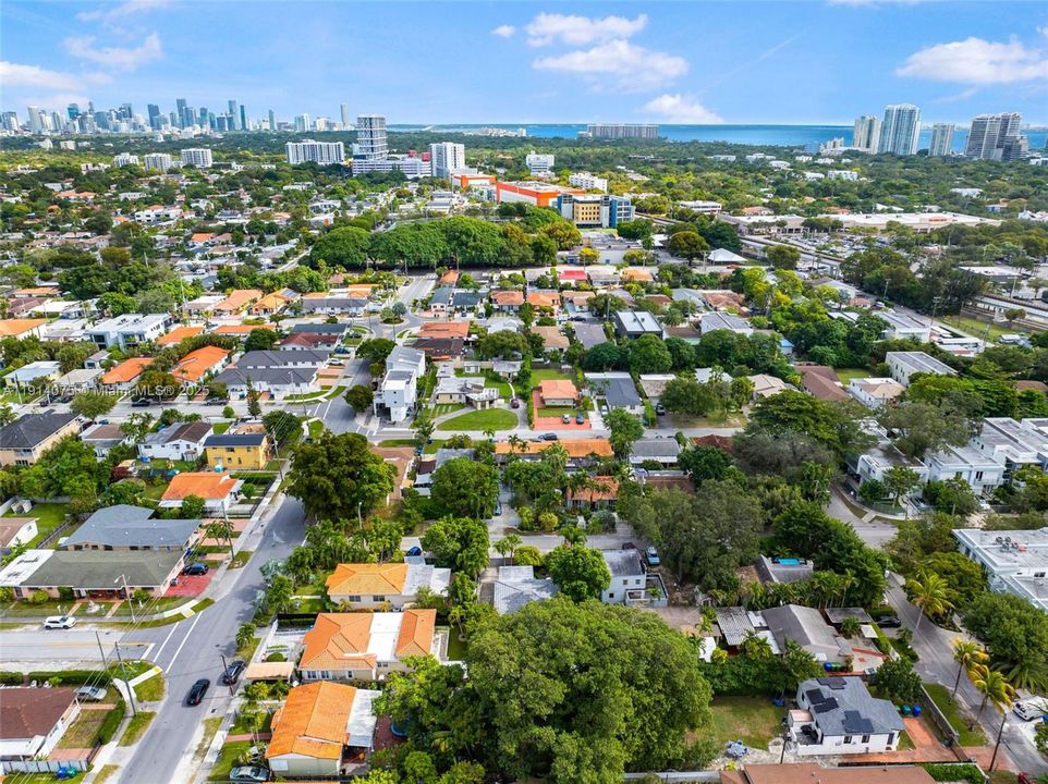 合同活跃: $749,000 (2 贝兹, 1 浴室, 0 平方英尺)